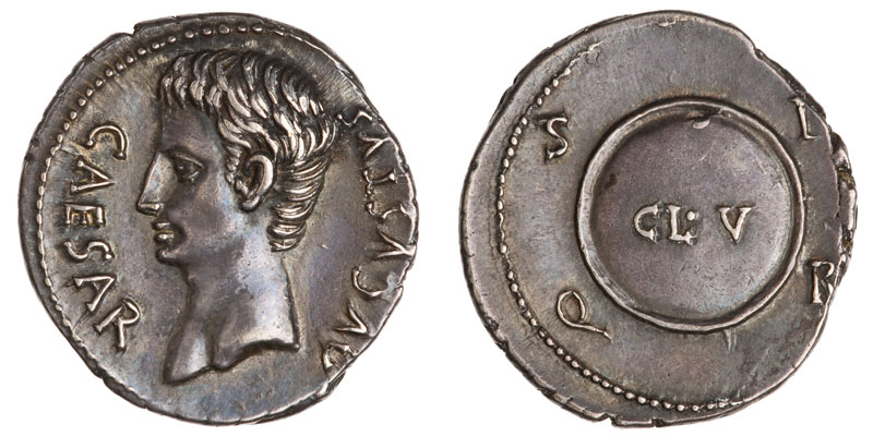 Un bouclier rond orne le revers de ce denier d'Auguste. [© American Numismatic Society]