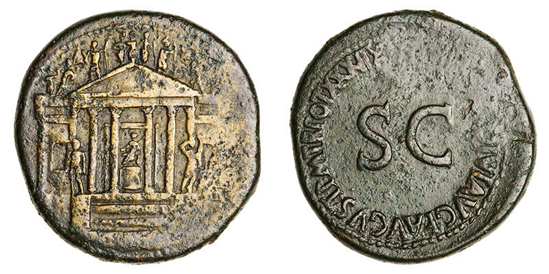 Un sesterce de Tibère montre le temple de la Concorde, dont la statue est bien visible au centre. D'autres statues ornent le temple, notamment au dessus du fronton Temple de Jupiter Capitolin sur un denier datant de la République. [© American Numismatic Society]