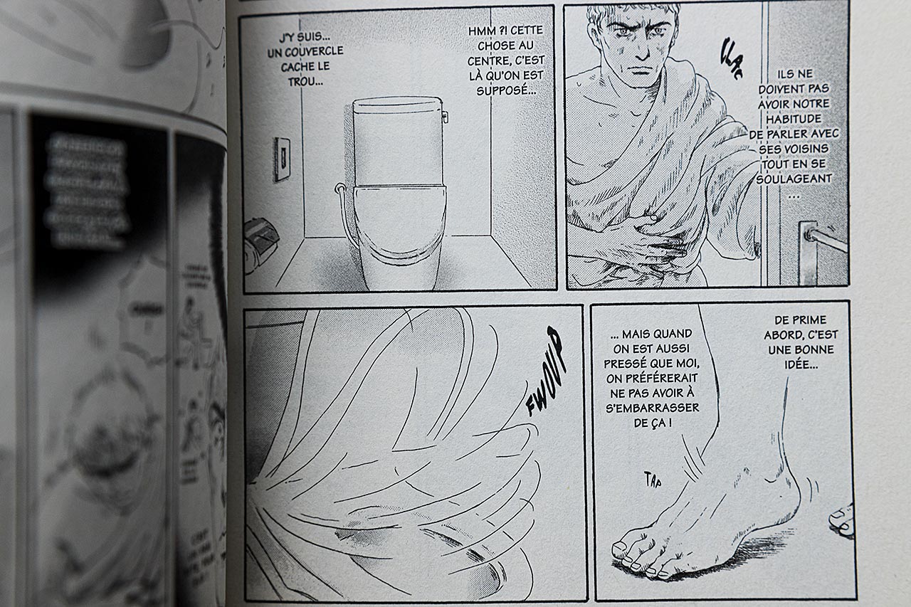 Les scènes du manga au cours desquelles Lucius est propulsé dans le Japon moderne sont toujours empreintes d'humour.
