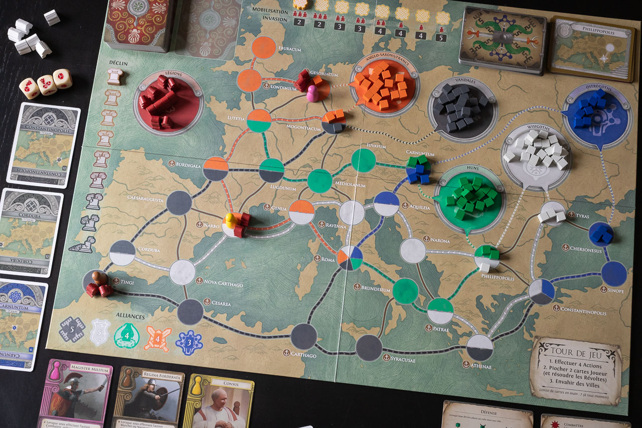 Une vue d'ensemble du plateau de jeu, au départ d'une partie en solo.